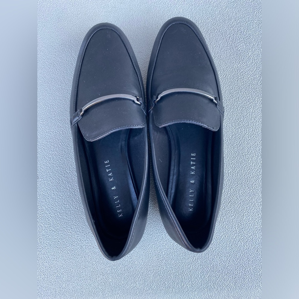 Kelly and Katie black  loafers . Flat shoes women’s 8